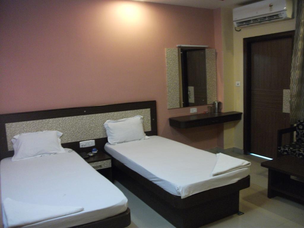 Hotel Parashuram Guwahati Ngoại thất bức ảnh