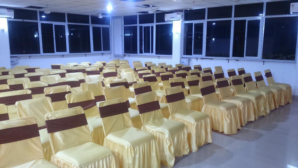 Hotel Parashuram Guwahati Ngoại thất bức ảnh
