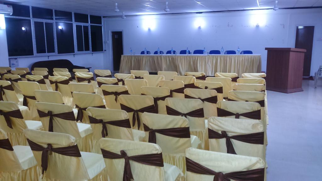 Hotel Parashuram Guwahati Ngoại thất bức ảnh