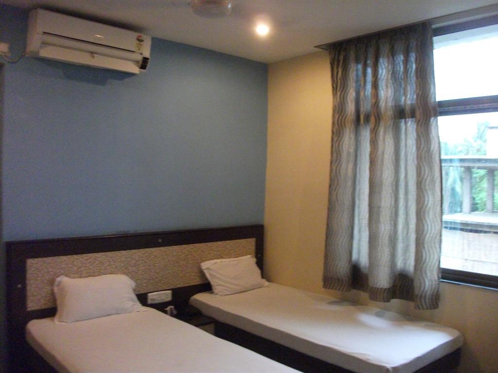 Hotel Parashuram Guwahati Ngoại thất bức ảnh