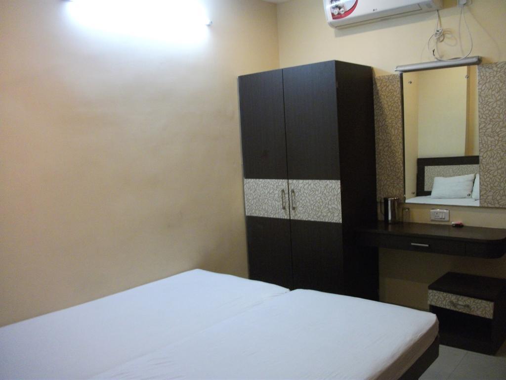 Hotel Parashuram Guwahati Ngoại thất bức ảnh